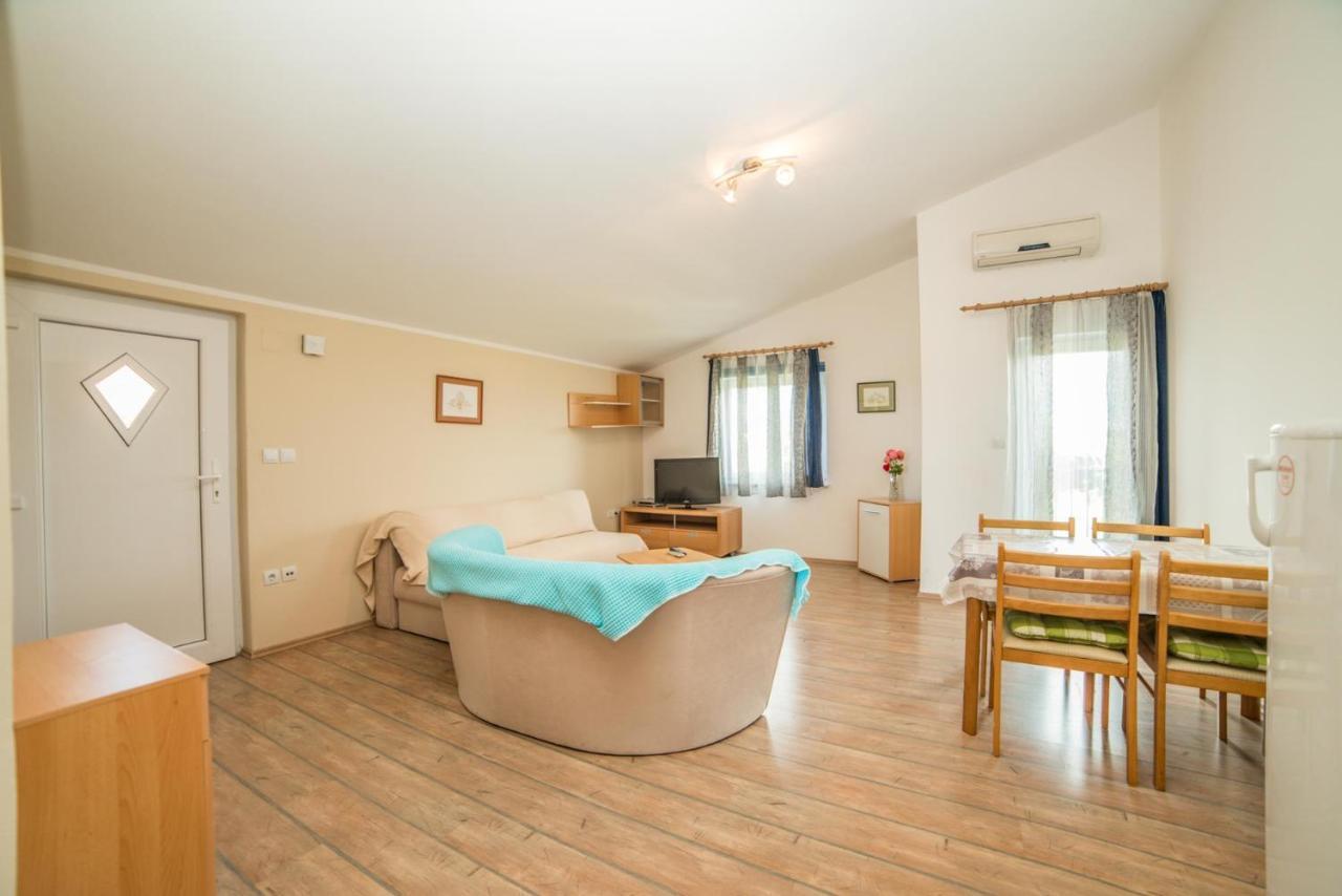 Apartments Durda Fažana Esterno foto